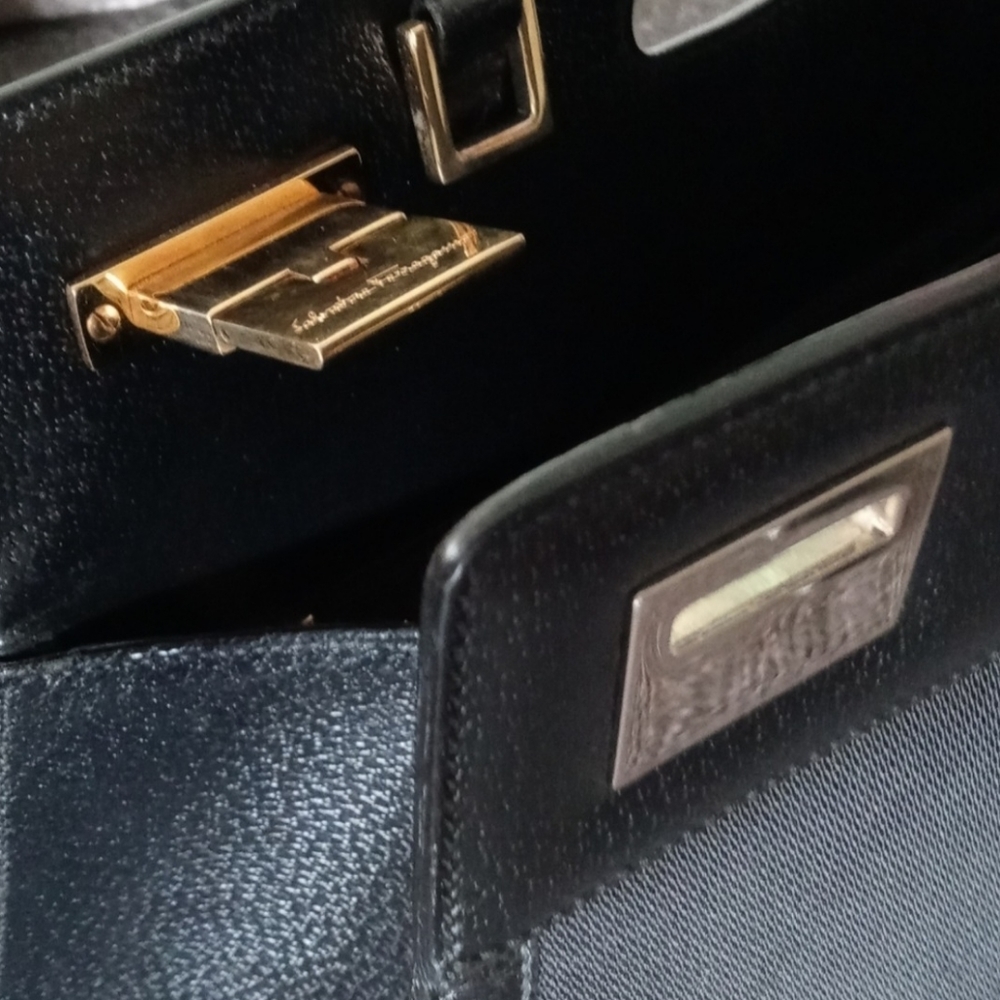 🖤VTG Ferragamo🖤 - BW-21 1850 Top Handle Nylon/Leather Bag - Picture 12 of 16